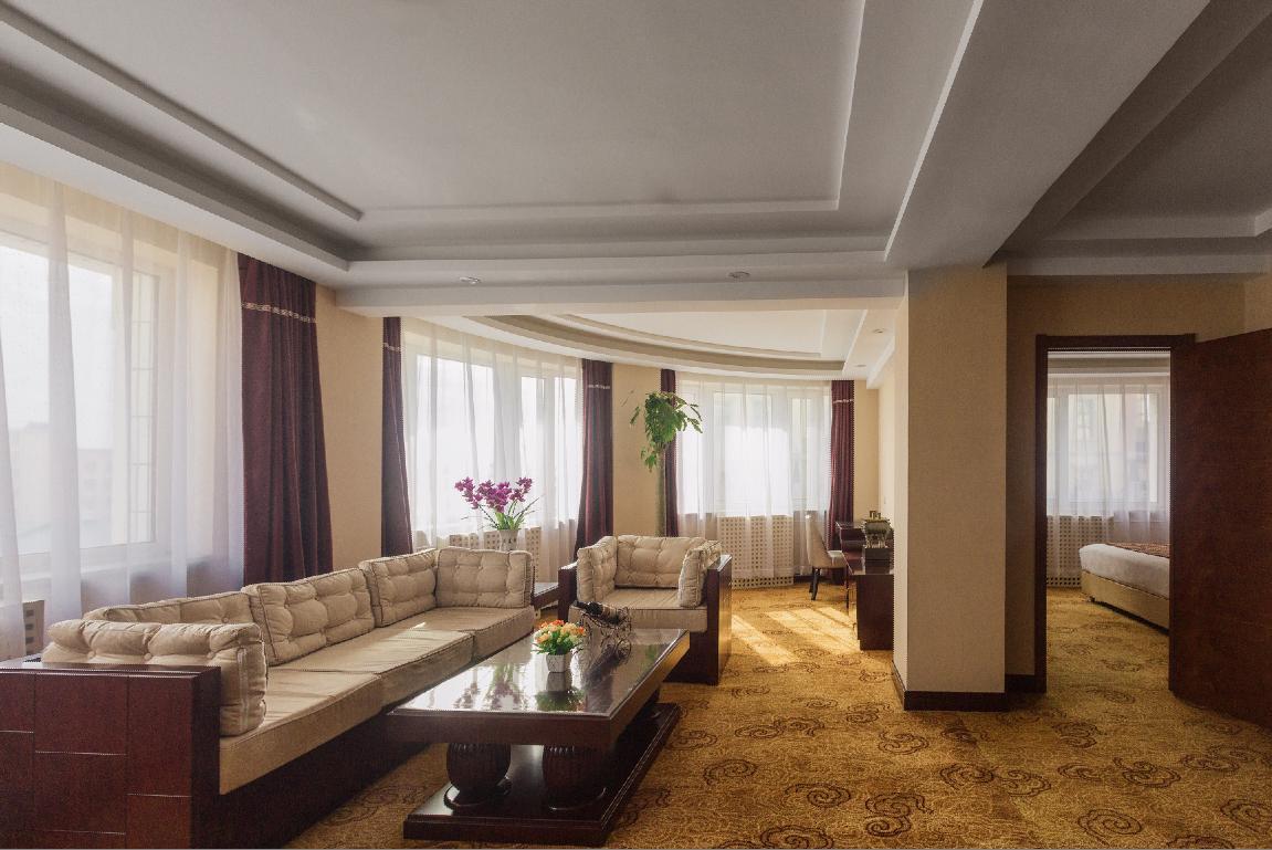 Beiguo Zhichun Business Hotel Маньчжурія Екстер'єр фото